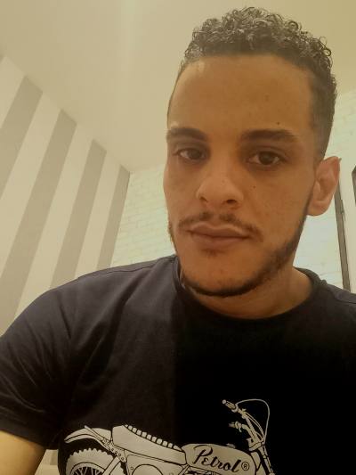 Liam 34 лет  Франция