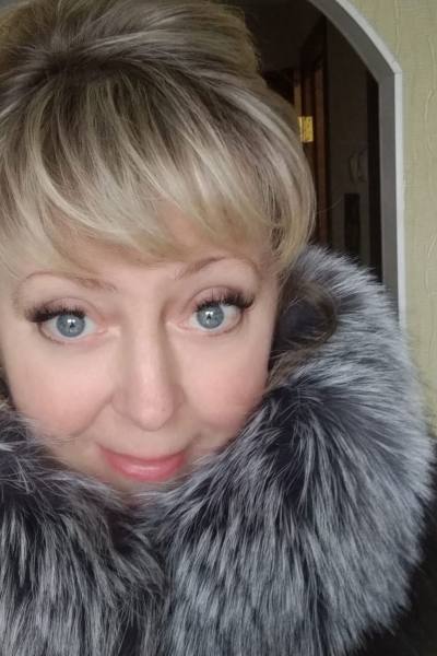 Julia 49 ans Запорожье  Ukraine