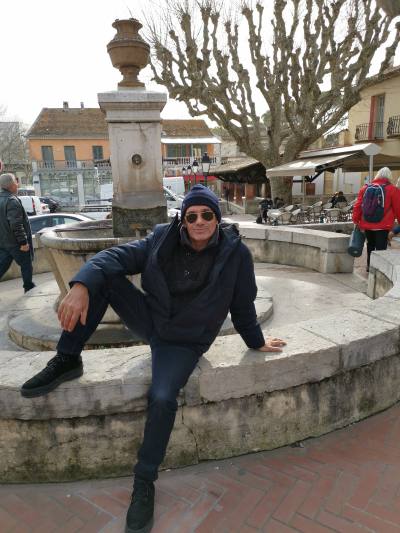 Yves 56 ans Cannes  France