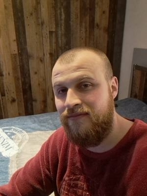Quentin 28 ans Frameries  Belgique