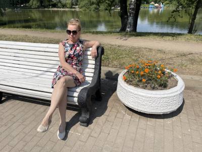 Елена 61 ans Санкт-Петербург Russie
