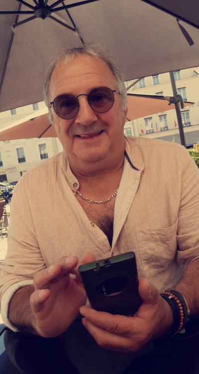 Dominique 68 лет Revin Франция