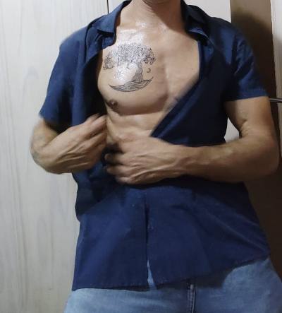 Adrien 47 ans Cluses  France