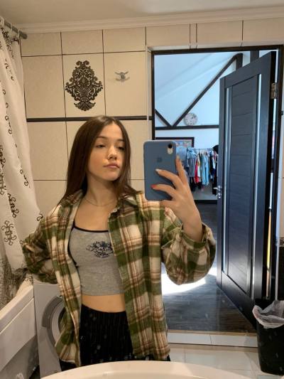 Christina 29 ans Riga Lettonie