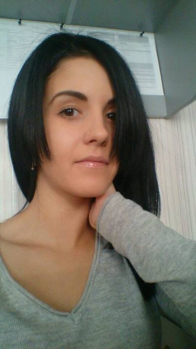 Laura 34 ans Ishim Russie