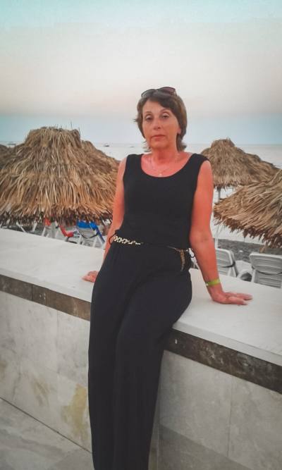 Elena 59 ans Temruk Russie