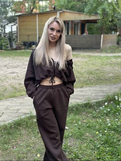 Inna 32 ans Baku Azerbaïdjan