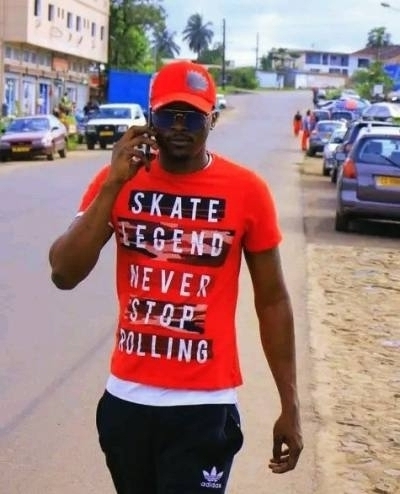 Nicolas 32 лет Libreville Gabon  Франция