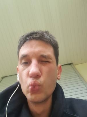Guillaume 34 лет Verdun Франция