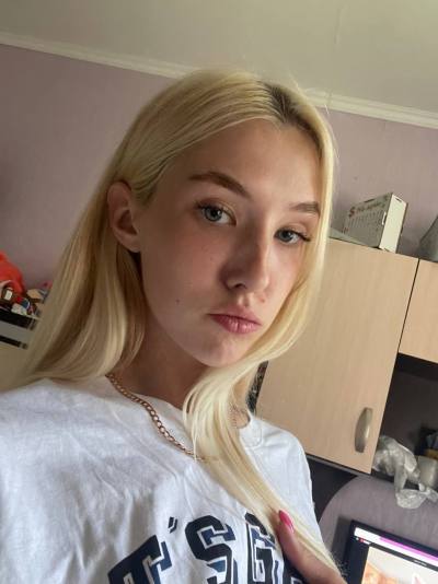 Ира 23 ans Харьков Ukraine