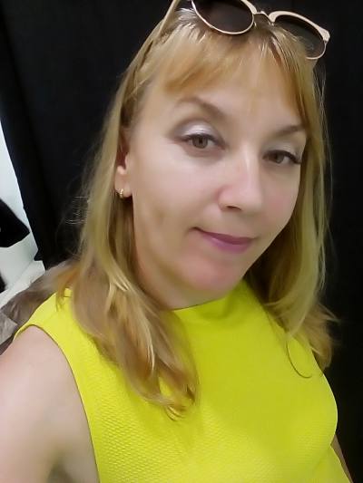 Helen 54 ans Cанкт-Петербург Russie