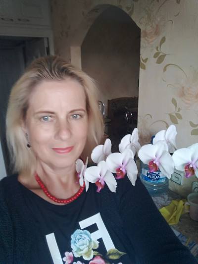 Lina 65 ans Minsk Biélorussie
