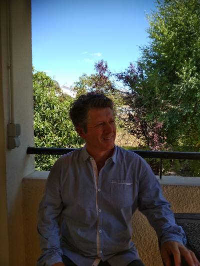 Stephane 62 лет Saintes Франция