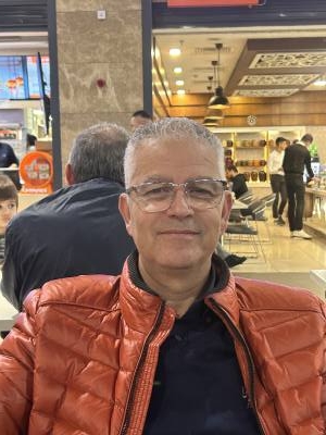 Hakim 59 лет Lausanne Швейцария