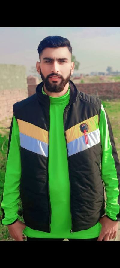 Kamran 25 лет Sialkot  Pakistan