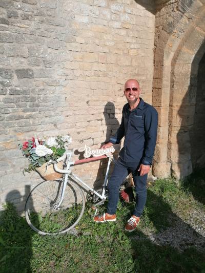Richard 41 лет Cherbourg  Франция