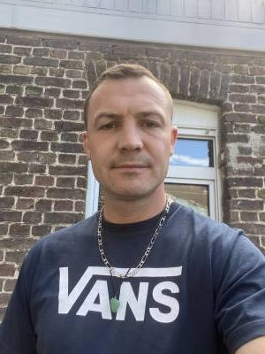 Gregory 39 ans Valenciennes  France