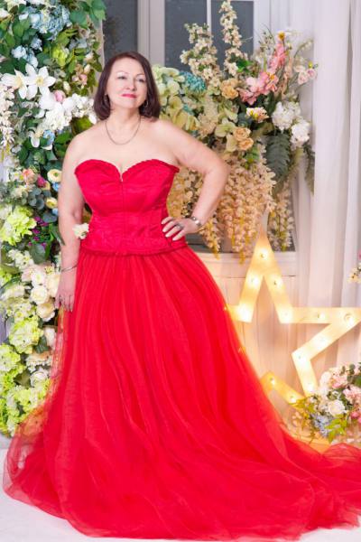 Lubov 68 ans Dnepropetrovsk Ukraine