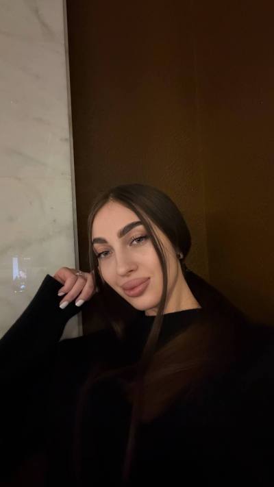 Kira 28 ans Melitopol Ukraine