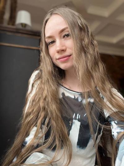 Rencontre Femme : Esenia, 28 ans à Russie  Калуга